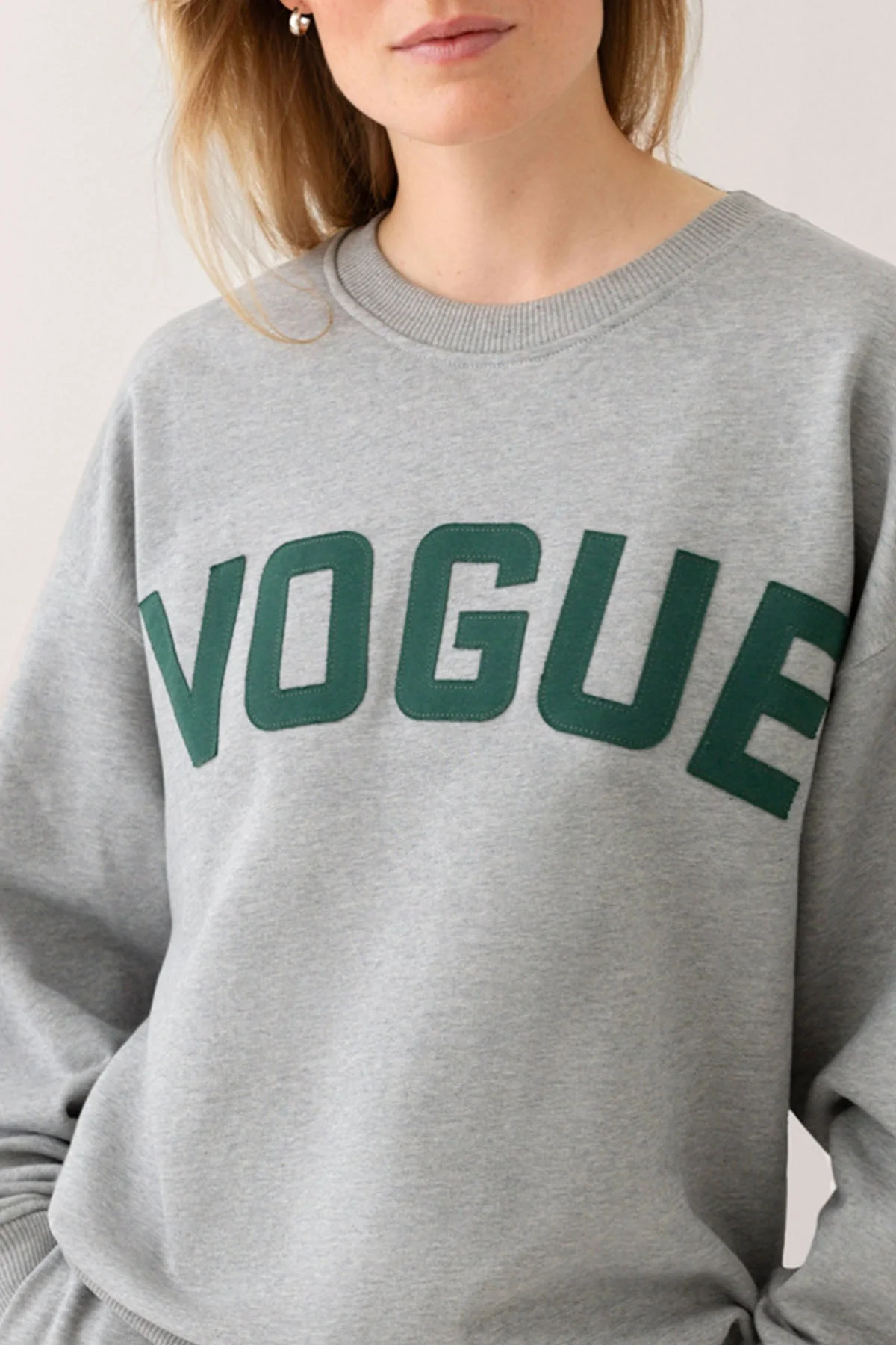VOGUE Sweatshirt | Grey Green College - Image 4